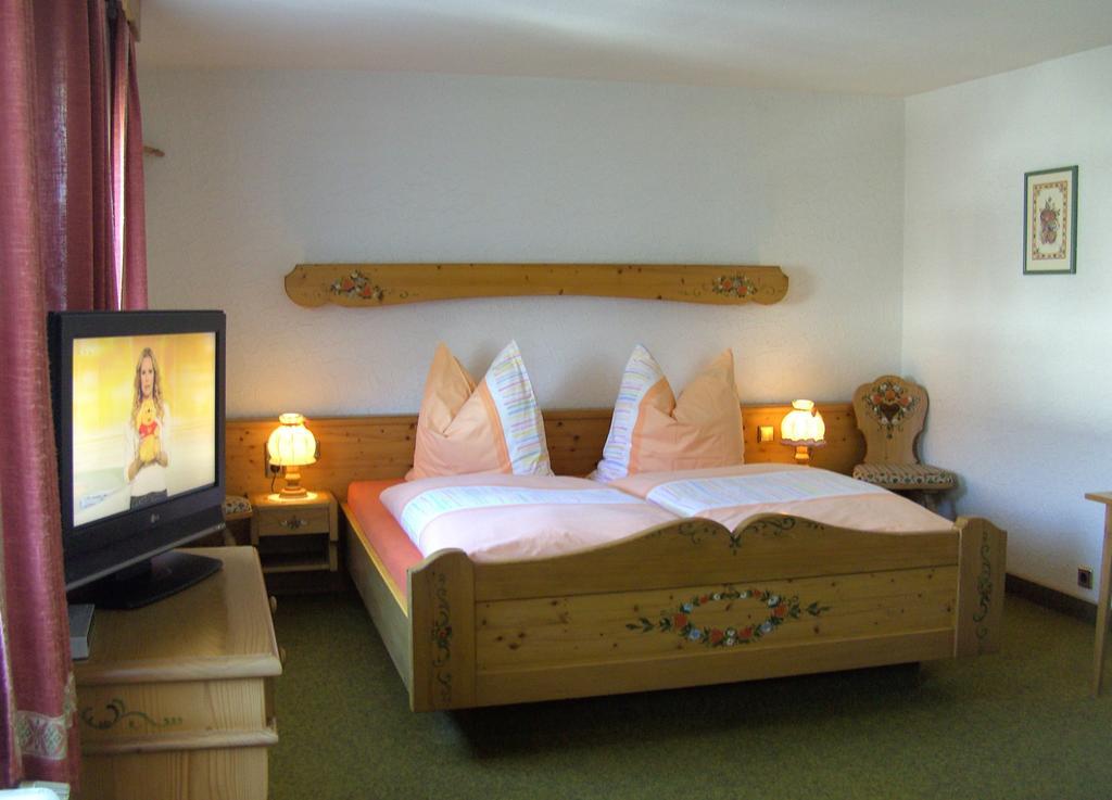 Hotel Restaurant Schmidter Bauernstube Nideggen Extérieur photo