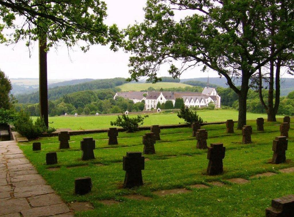 Hotel Restaurant Schmidter Bauernstube Nideggen Extérieur photo