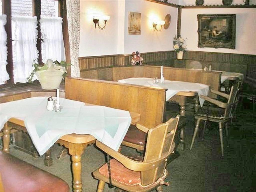 Hotel Restaurant Schmidter Bauernstube Nideggen Extérieur photo